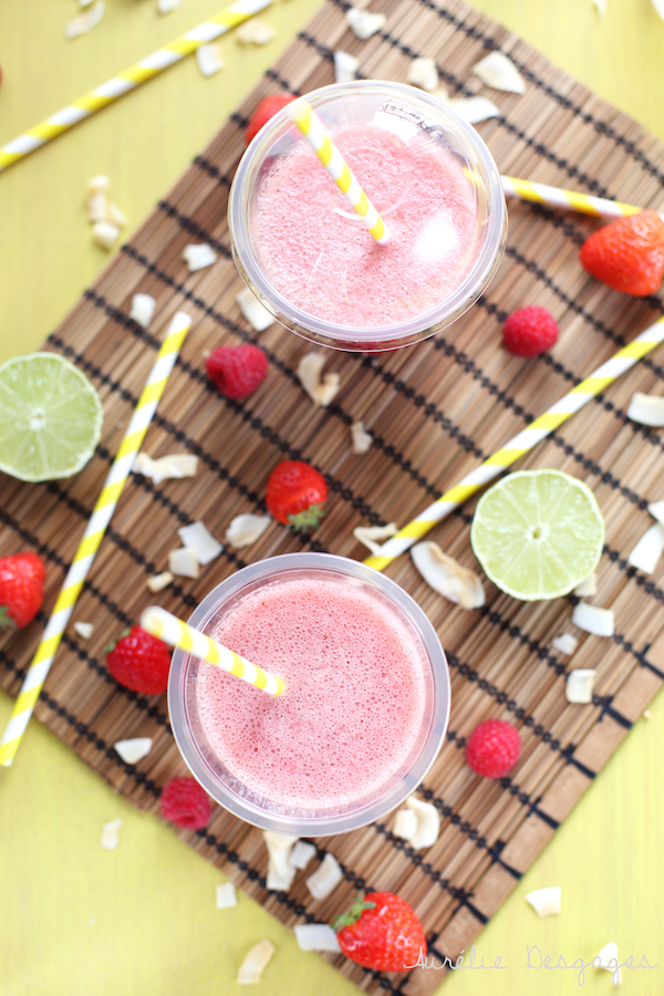 smoothie à l'eau de coco fraises framboises