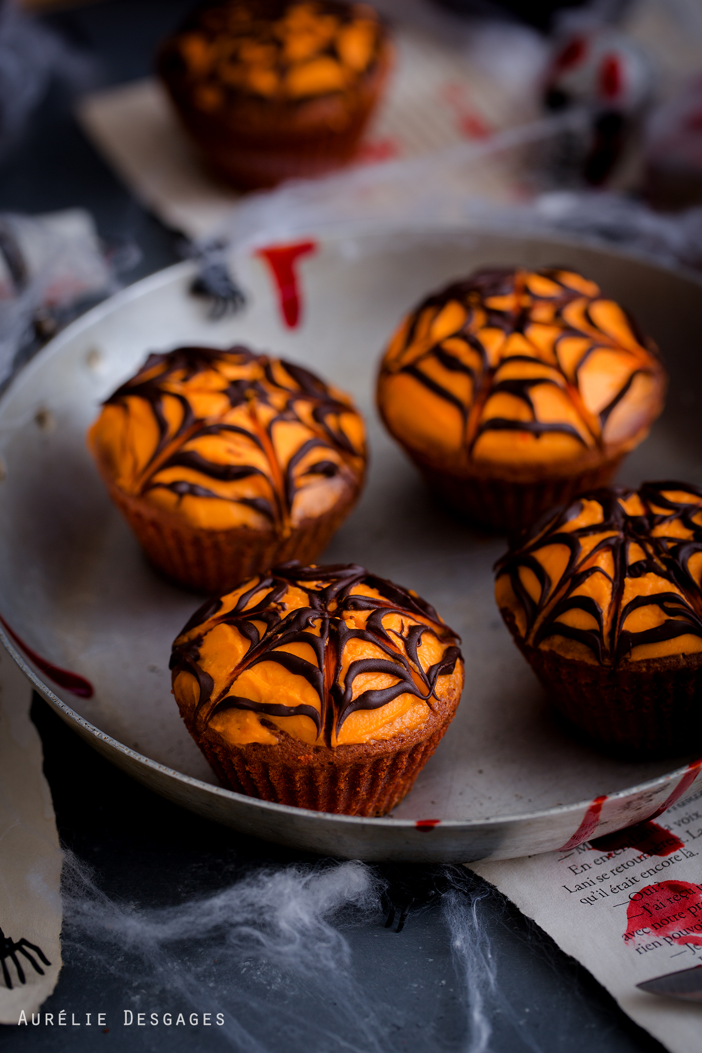 Cupcakes toile d'araignée pour Halloween, avec un délicieux